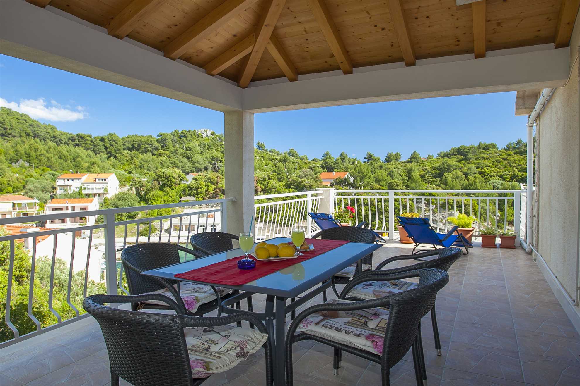 Two bedrooms apartment for 4 persons with sea view