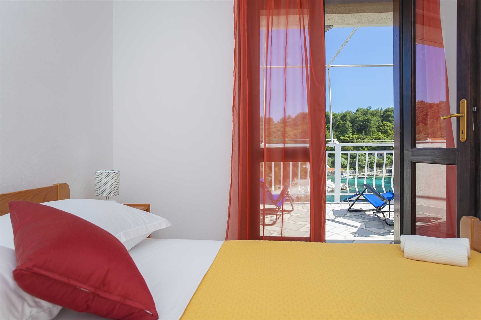 Two bedrooms apartment for 4 persons with sea view