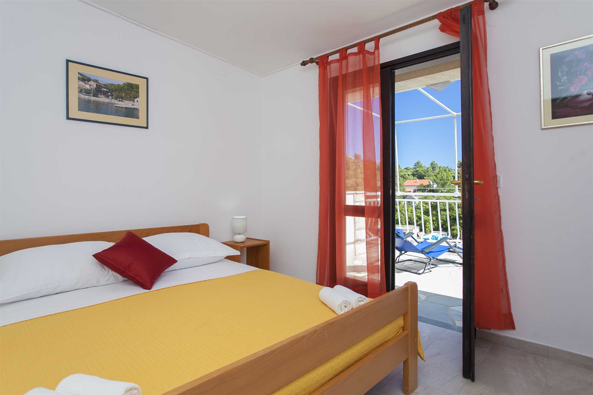 Two bedrooms apartment for 4 persons with sea view