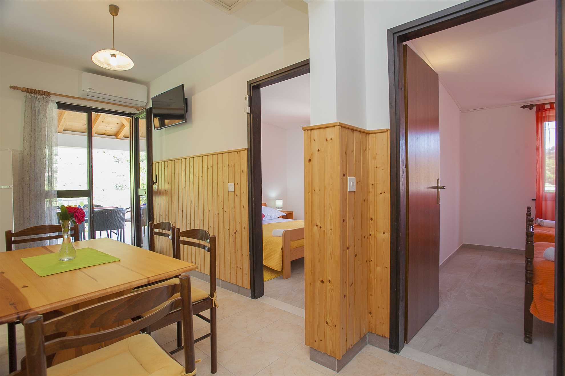 Two bedrooms apartment for 4 persons with sea view