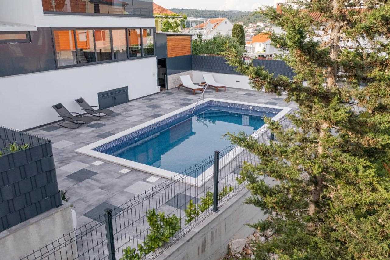 Image of Exclusive Pool & Spa apartment Orange