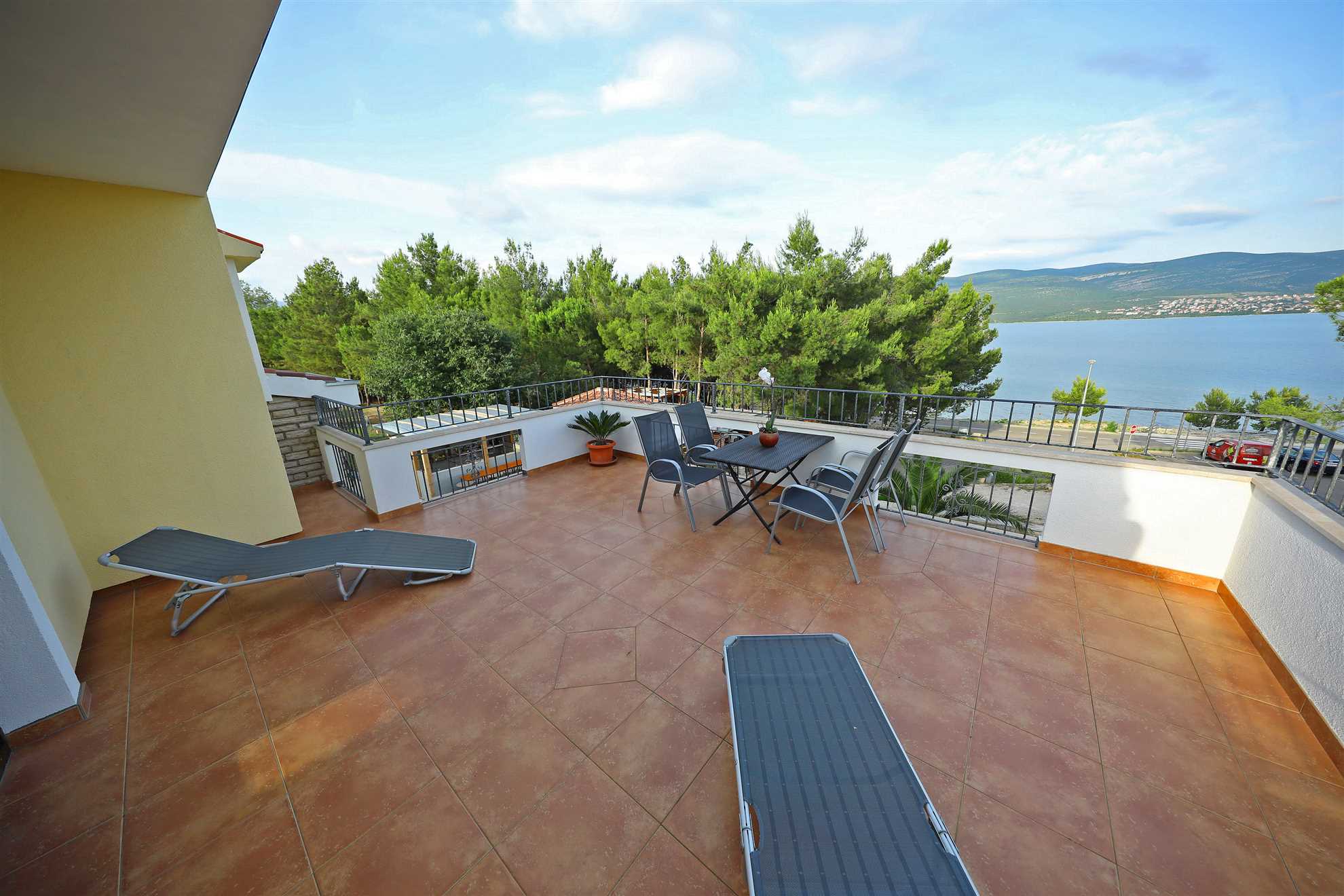 Apartman Hablando s pogledom na more, 70 m od mora
