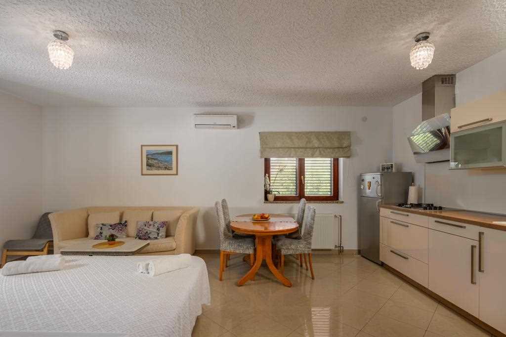 Studio Apartman Hablando samo 70 m od mora