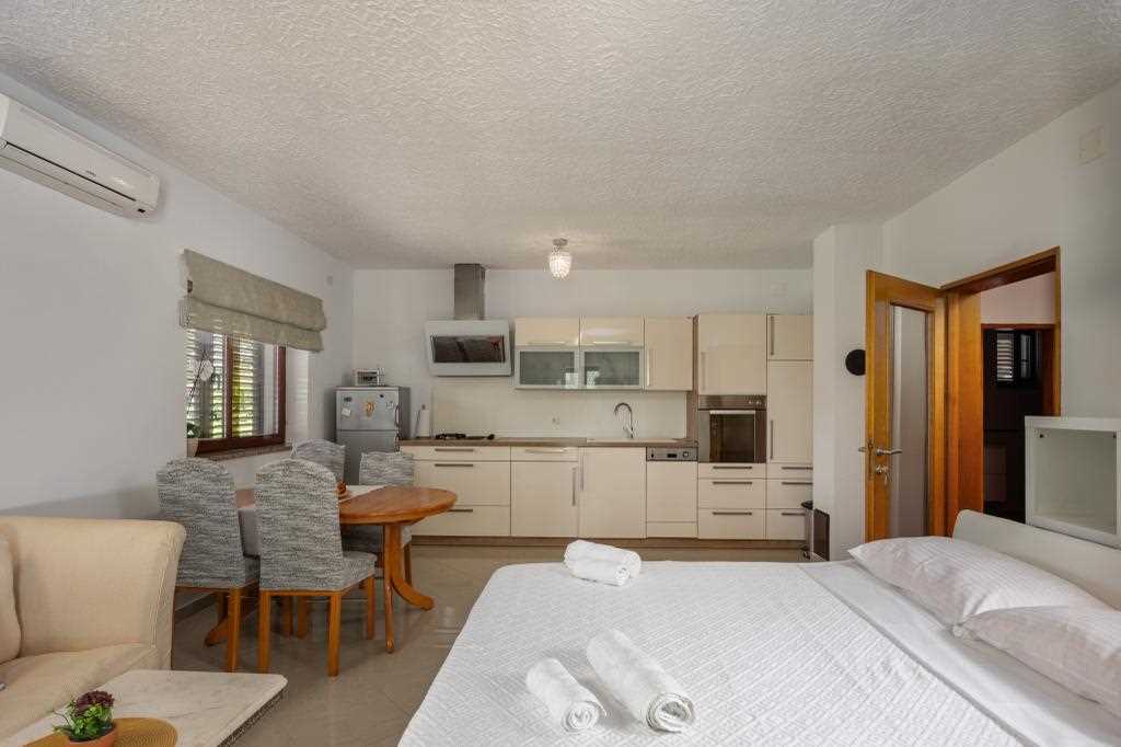 Studio Apartman Hablando samo 70 m od mora