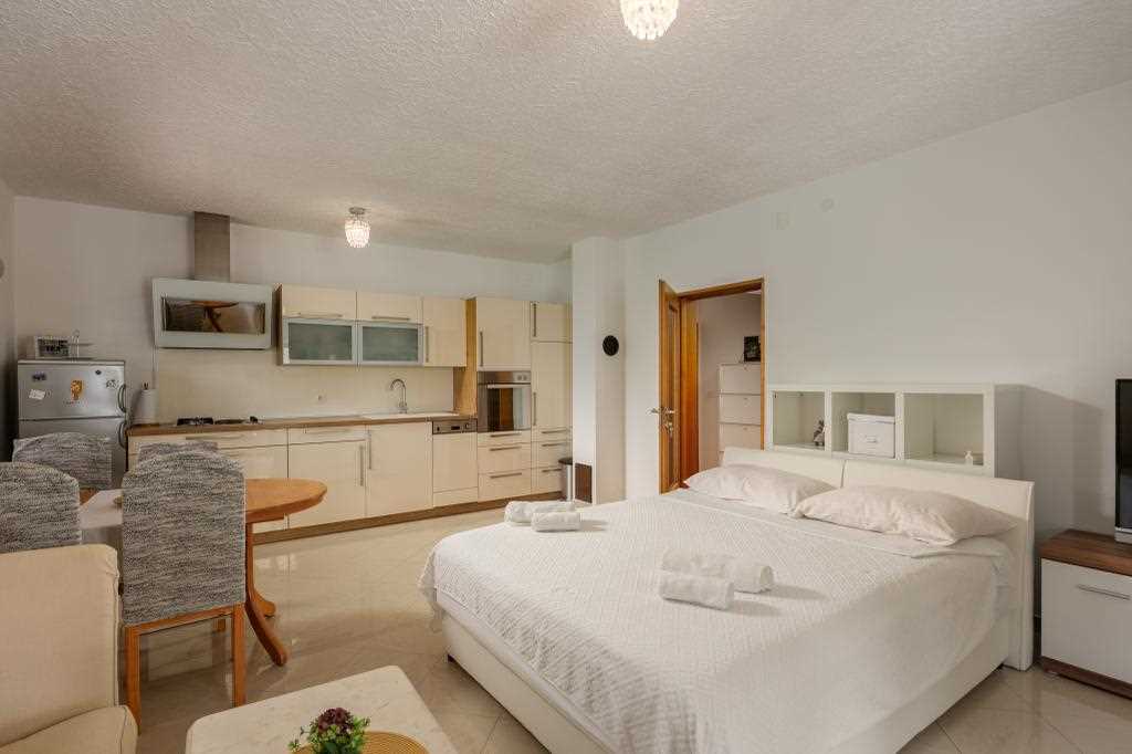Studio Apartman Hablando samo 70 m od mora