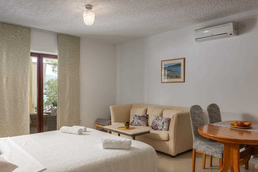 Studio Apartman Hablando samo 70 m od mora