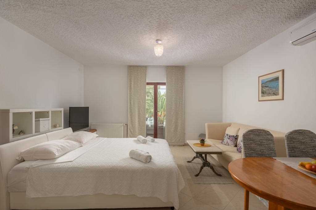 Studio Apartman Hablando samo 70 m od mora