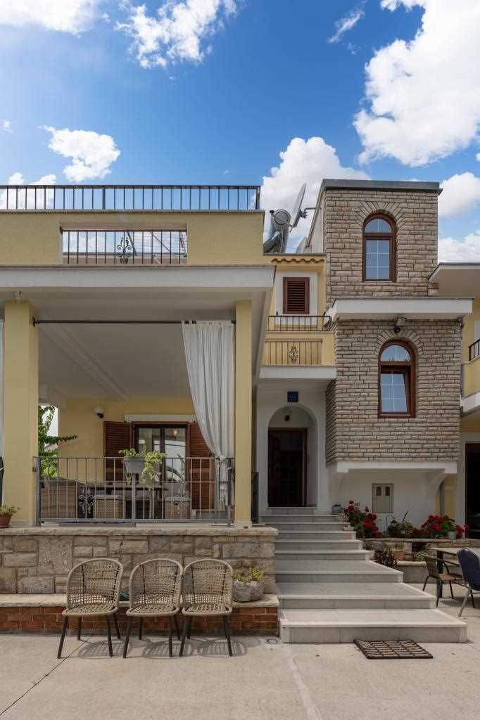 Jednosobni apartman s pogledom na more i balkonom, privatnim parkingom, dozvoljeni kućni ljubimci