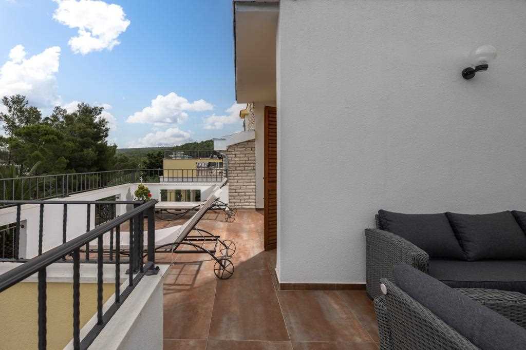 Jednosobni apartman s pogledom na more i balkonom, privatnim parkingom, dozvoljeni kućni ljubimci