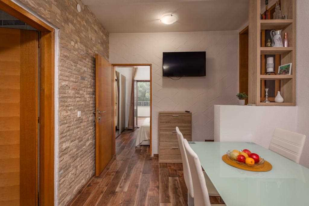 Jednosobni apartman s pogledom na more i balkonom, privatnim parkingom, dozvoljeni kućni ljubimci
