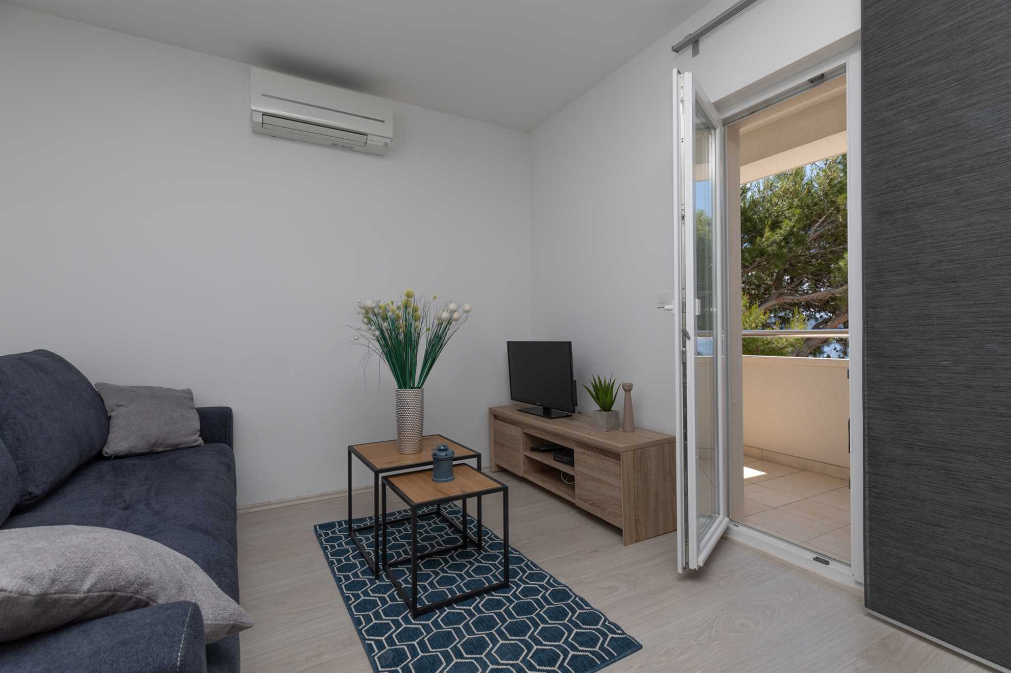 Apartment 3(2+2) with balcony and seaview