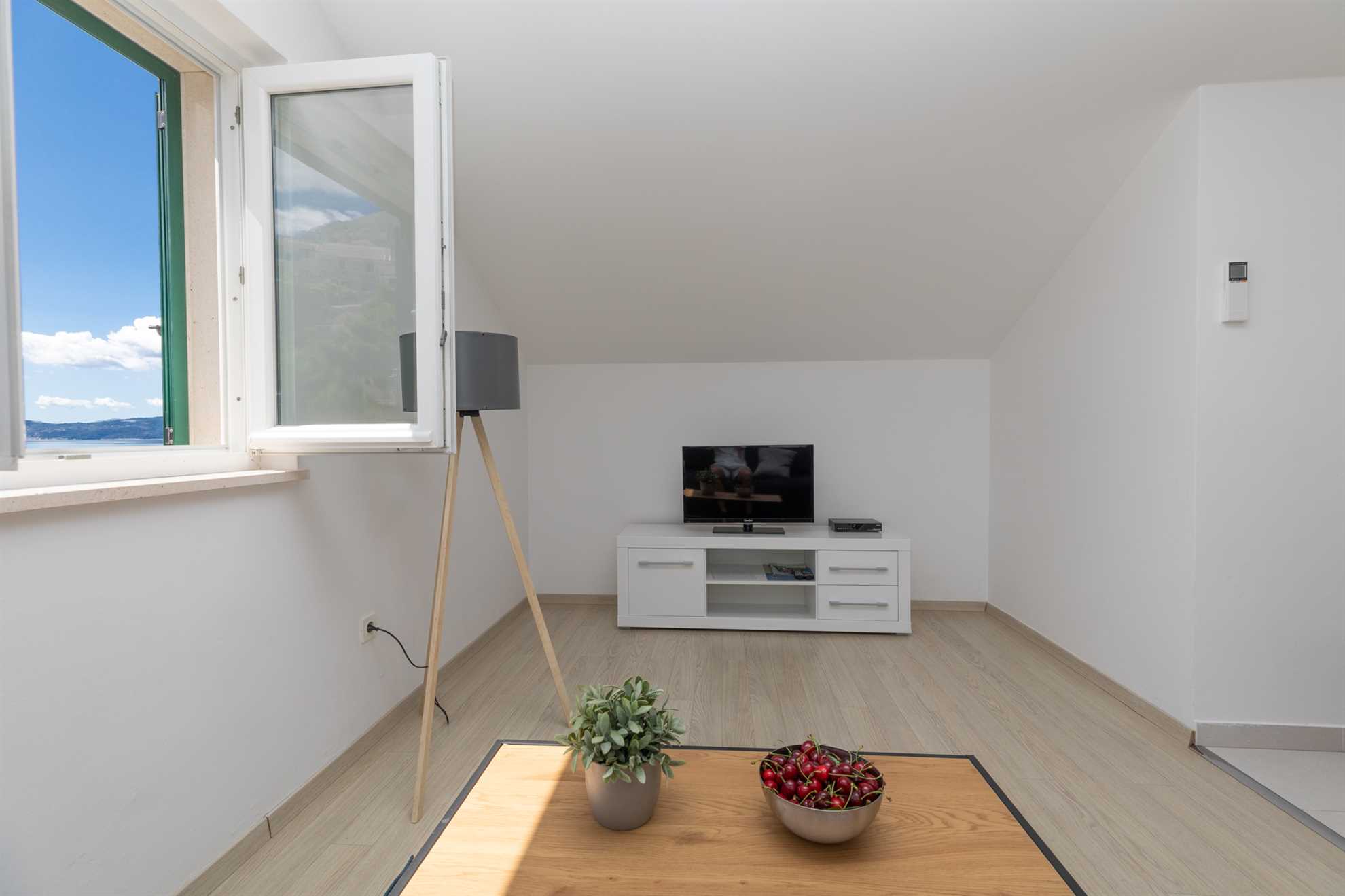 Apartment 7 (2+2) with balcony and seaview