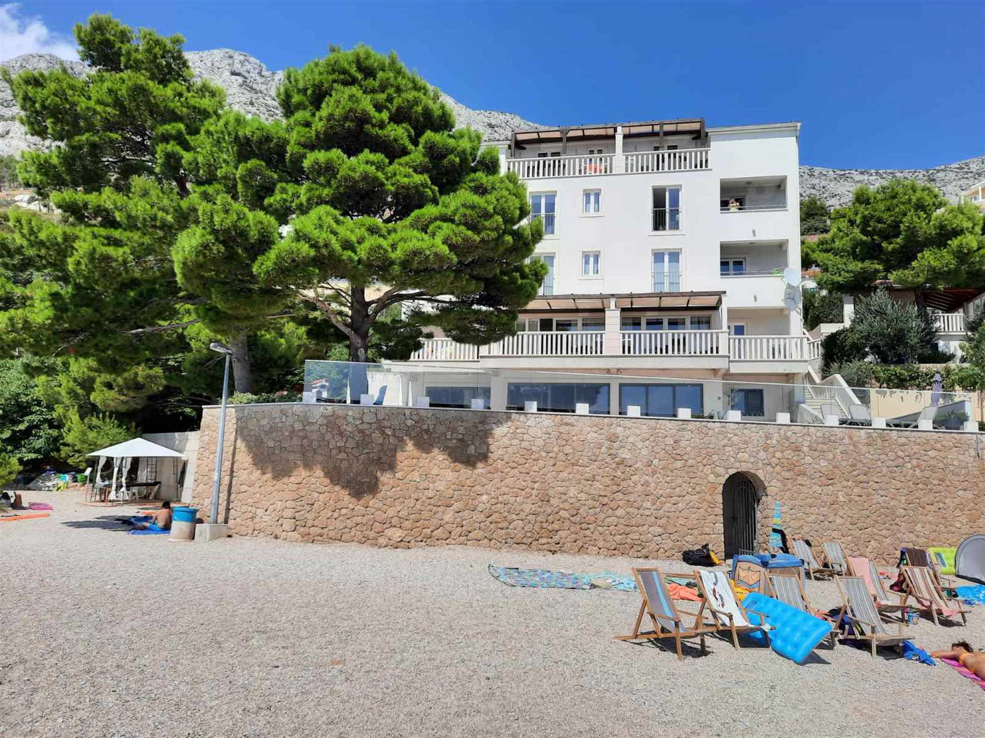 Apartment 8(4+2) with balcony and seaview