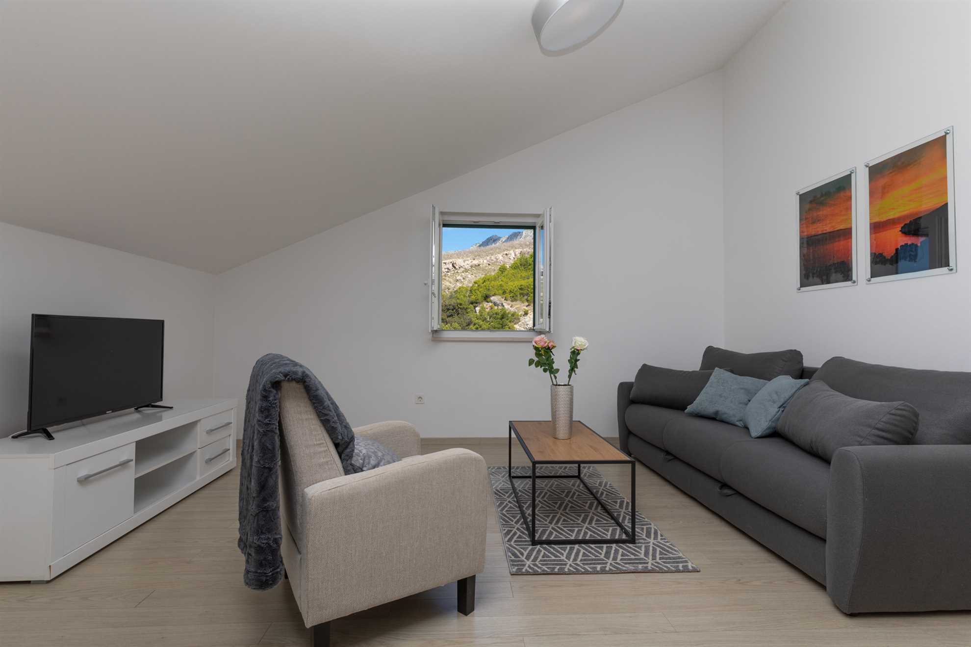 Apartment 8(4+2) with balcony and seaview
