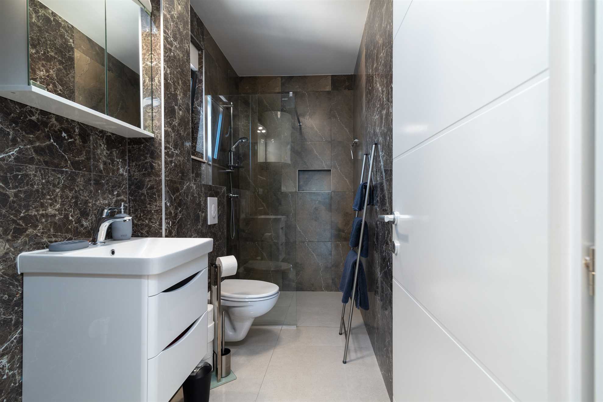 Chic 2-Bedroom Sanctuary for 4, No Pets