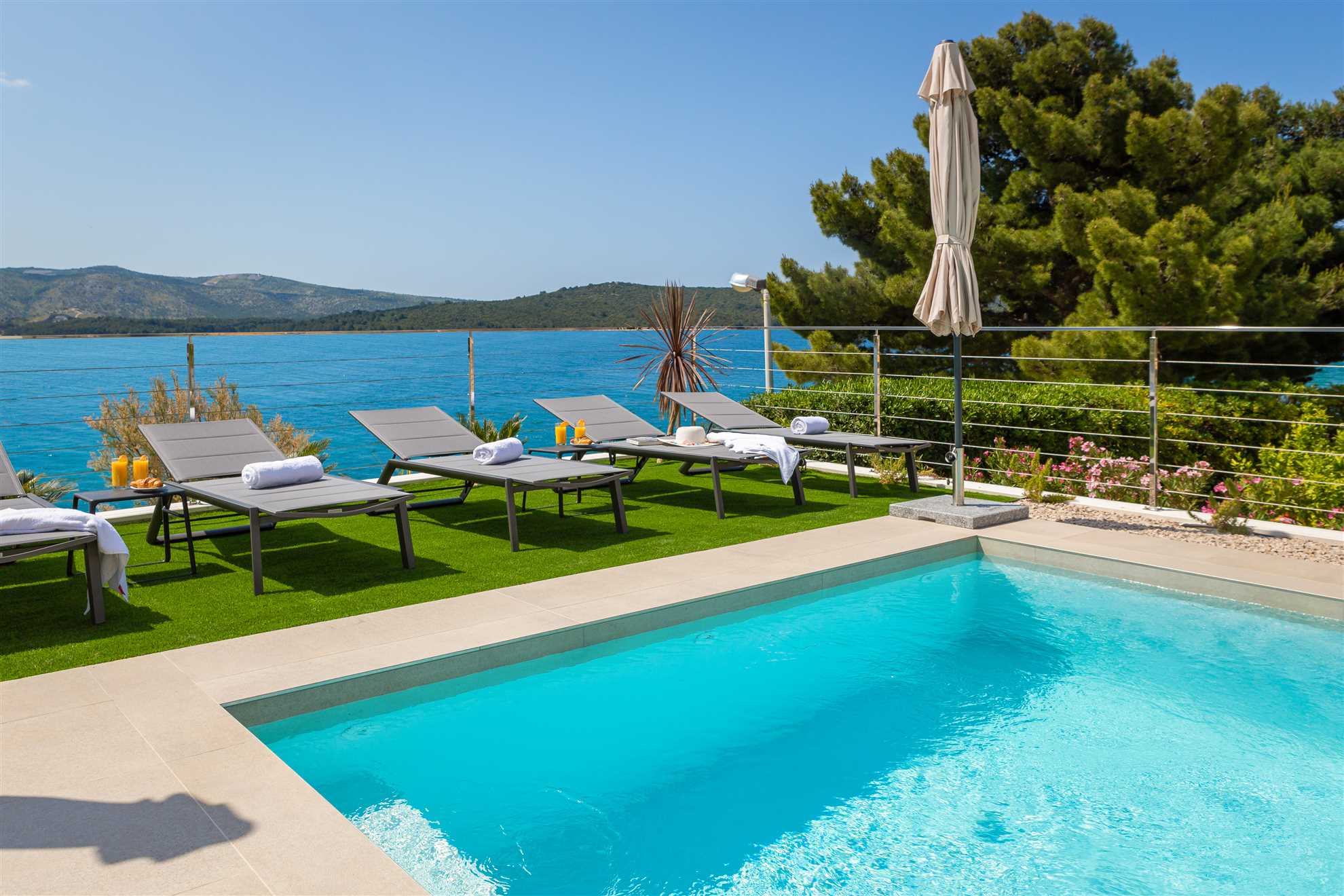 Villa Pepera with amazing sea view and heated pool