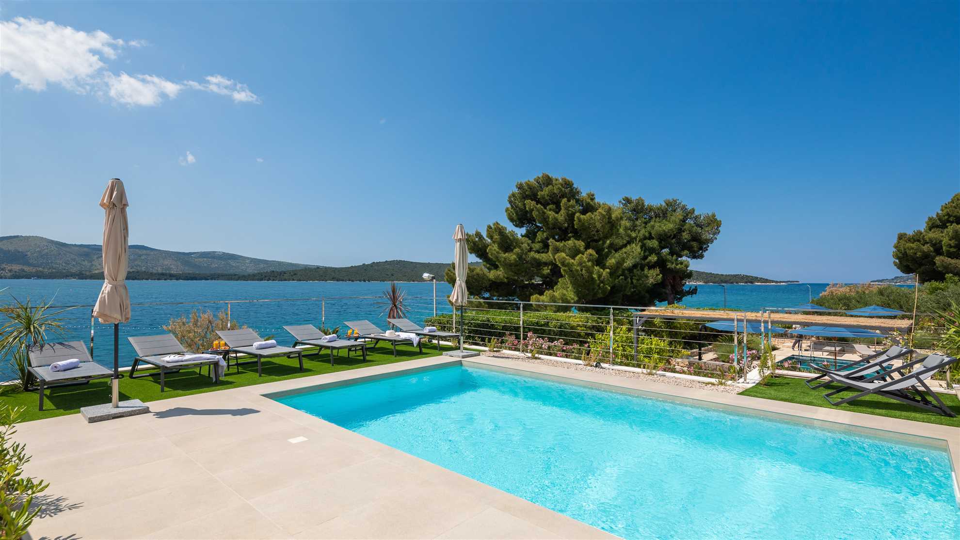 Villa Pepera with amazing sea view and heated pool