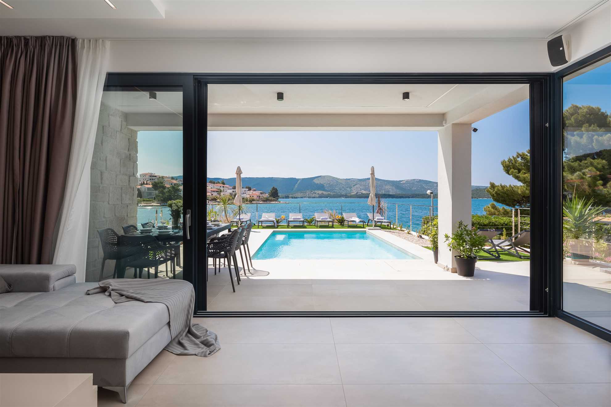 Villa Pepera with amazing sea view and heated pool