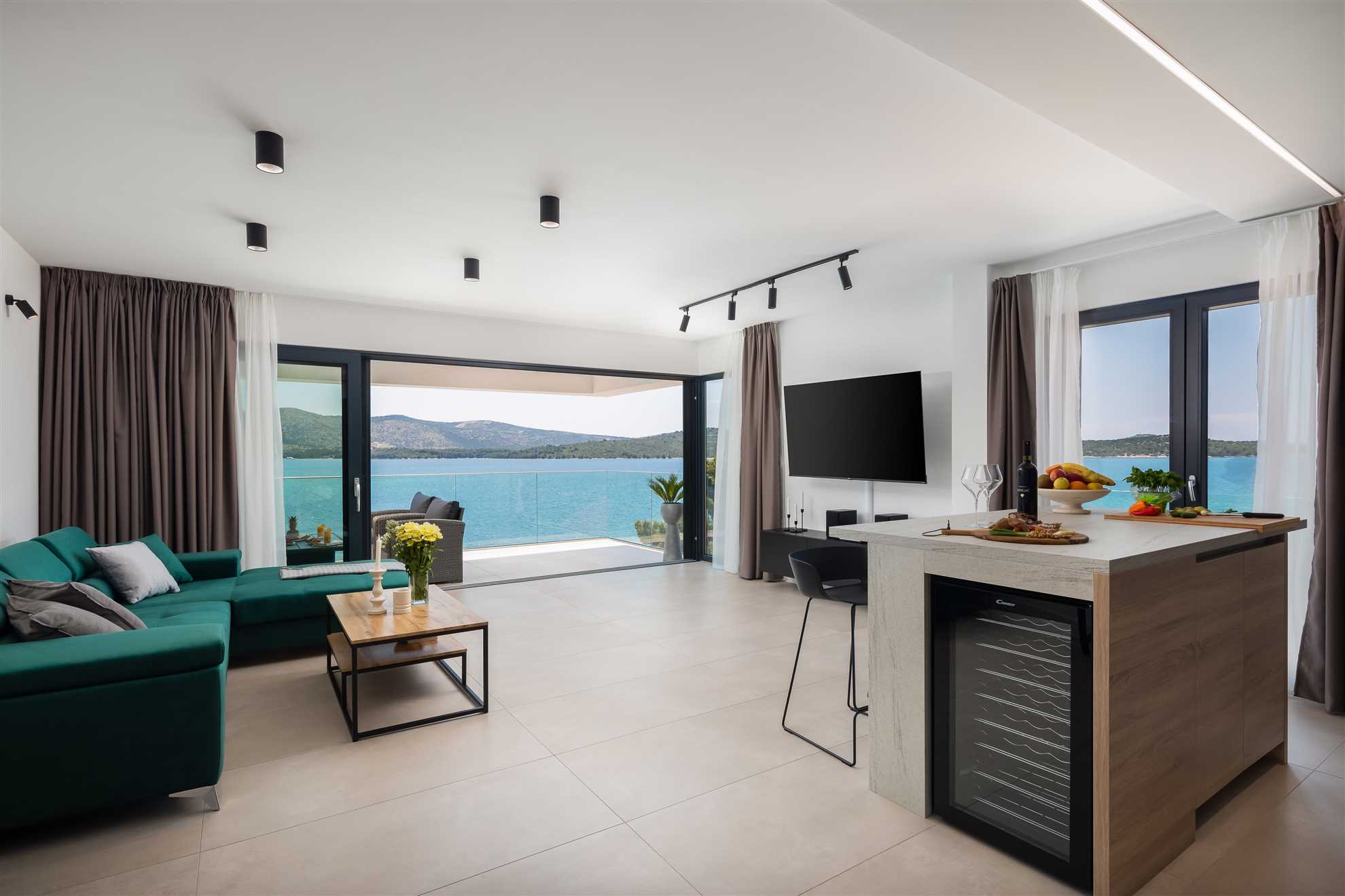 Villa Pepera with amazing sea view and heated pool