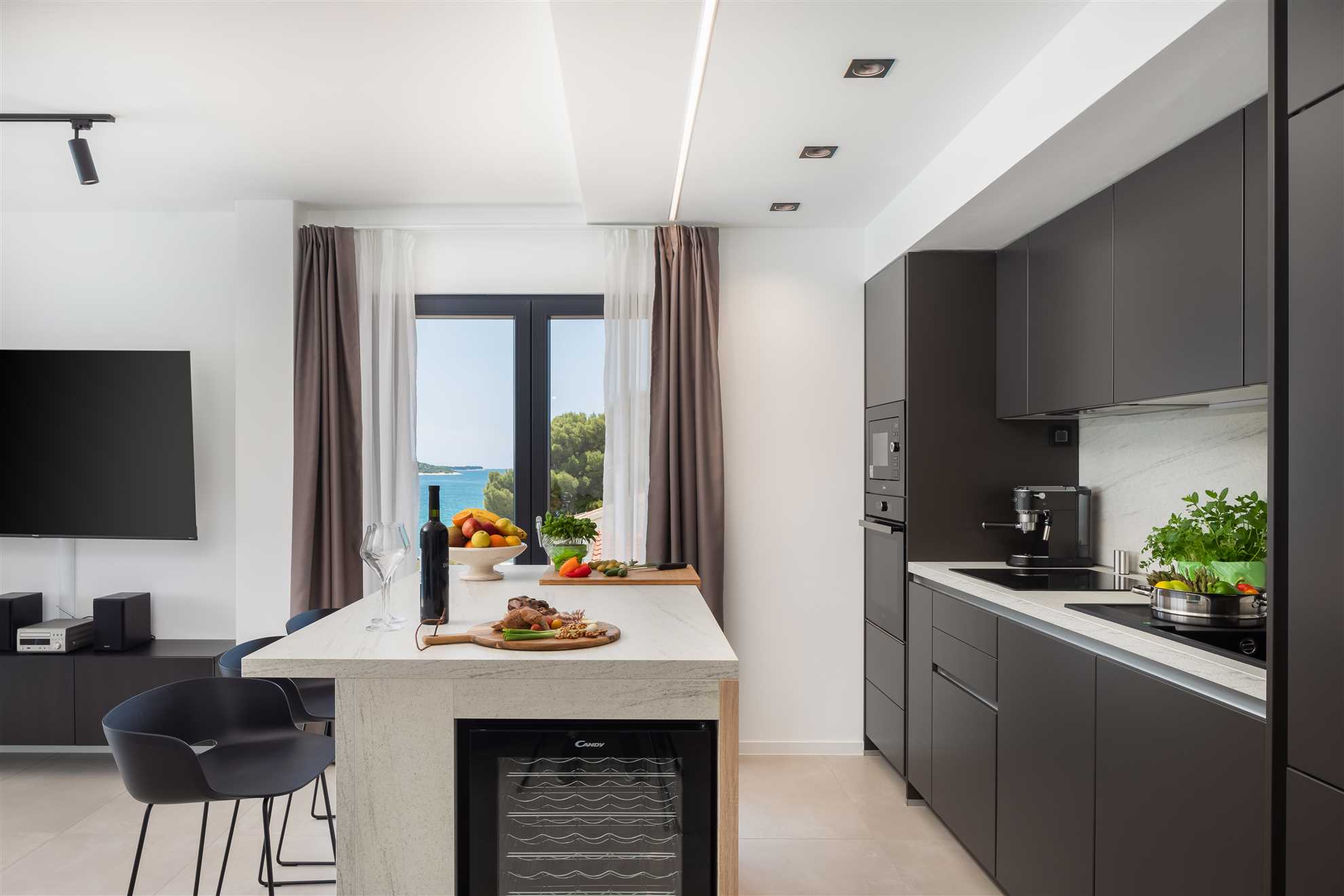 Villa Pepera with amazing sea view and heated pool