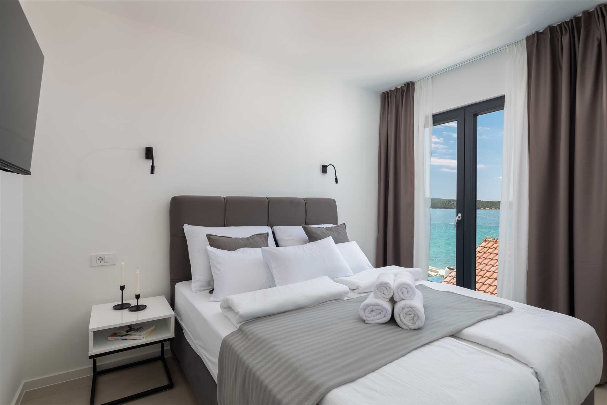 Villa Pepera with amazing sea view and heated pool