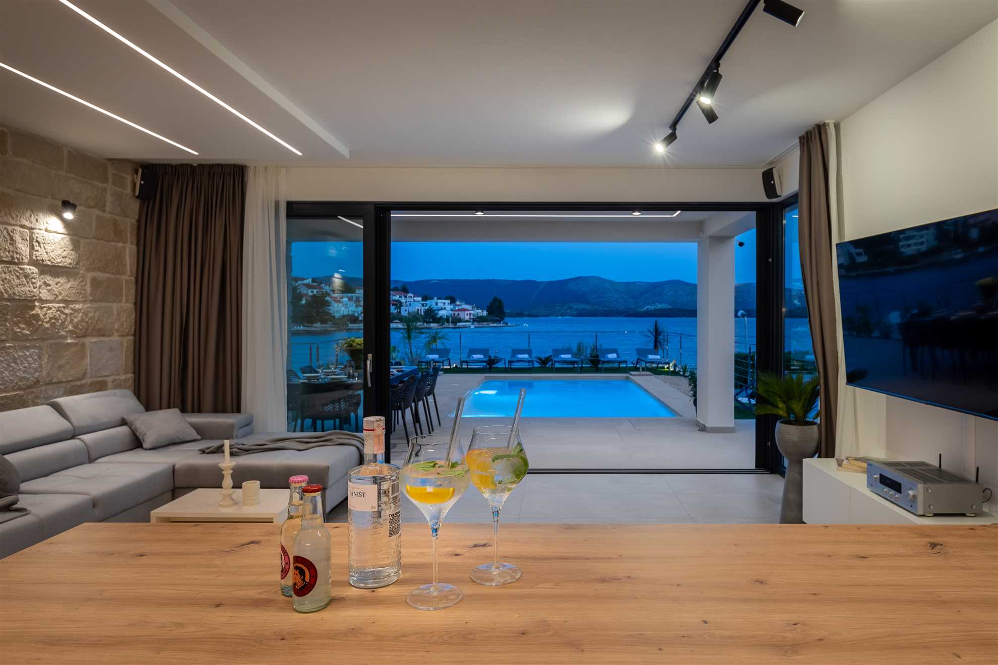 Villa Pepera with amazing sea view and heated pool
