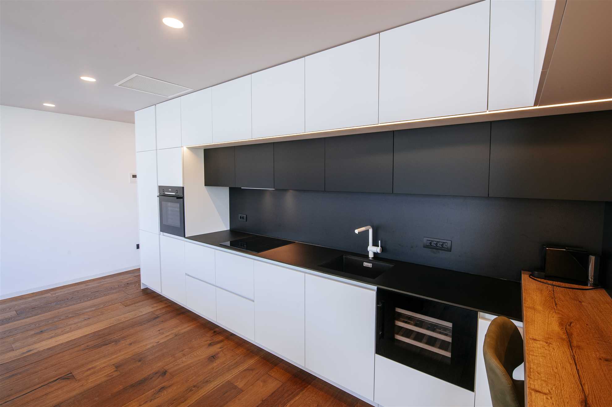Crystal Holiday Residence II - penthouse apartment