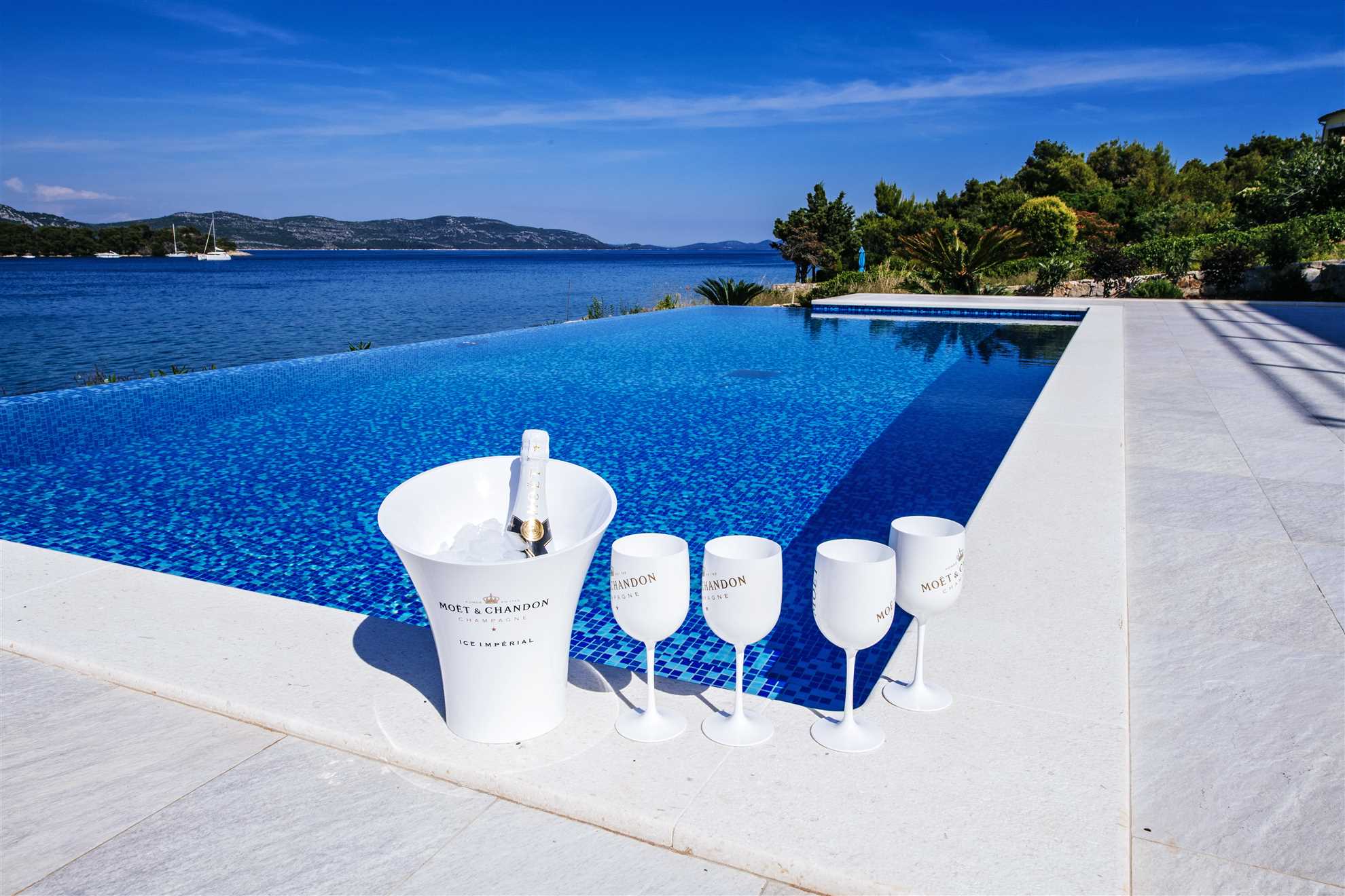 Villa Anita II - Dalmatian island Gem