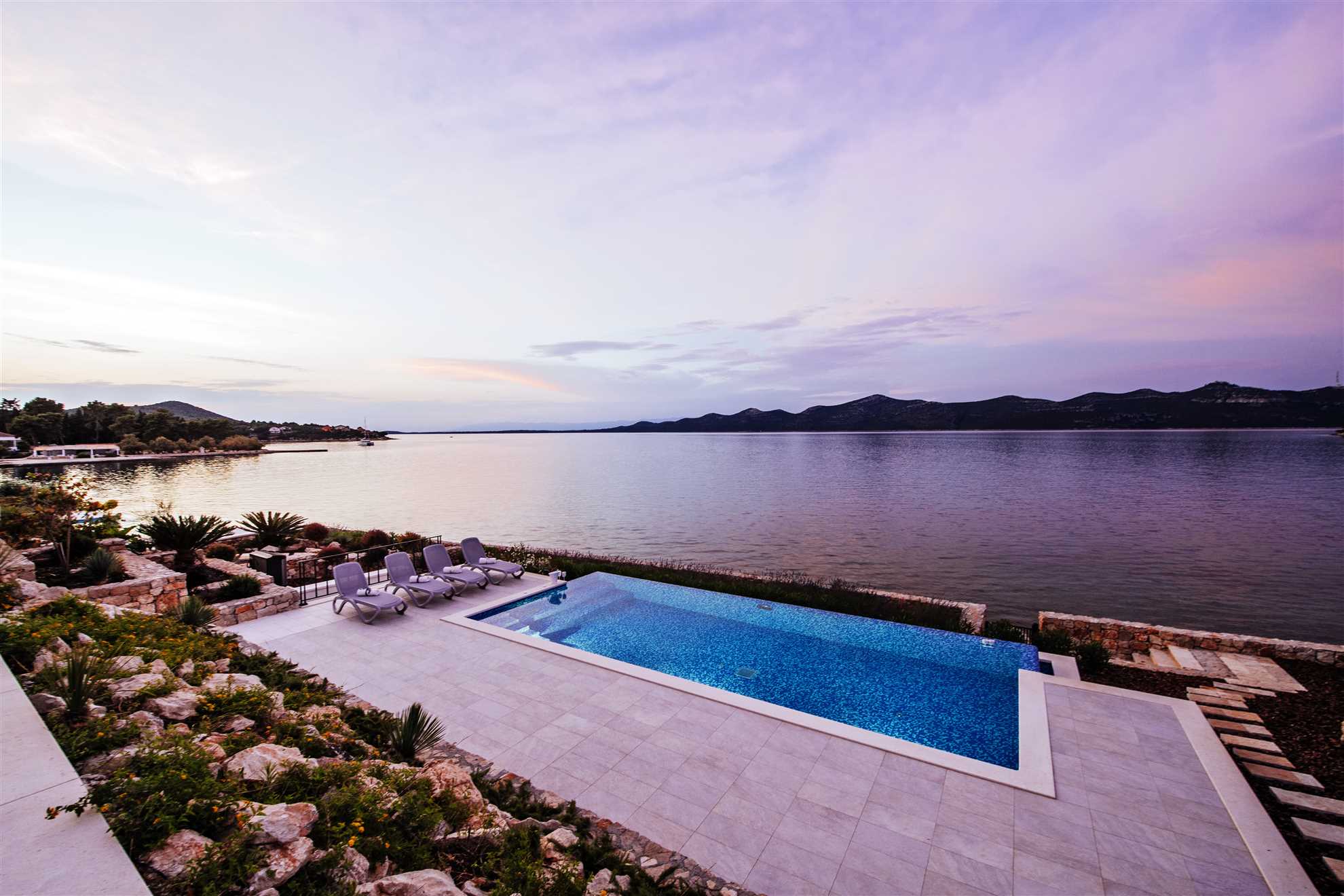 Villa Anita II - Dalmatian island Gem
