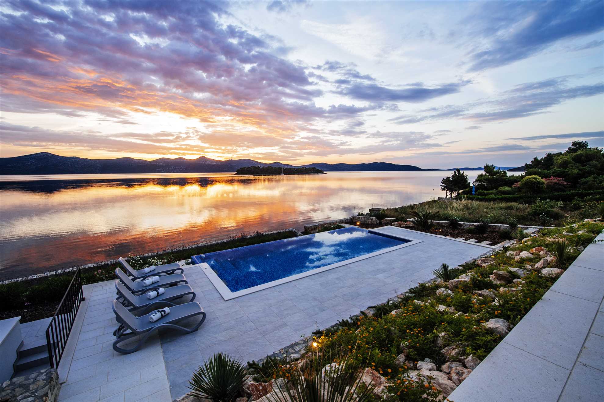 Villa Anita II - Dalmatian island Gem