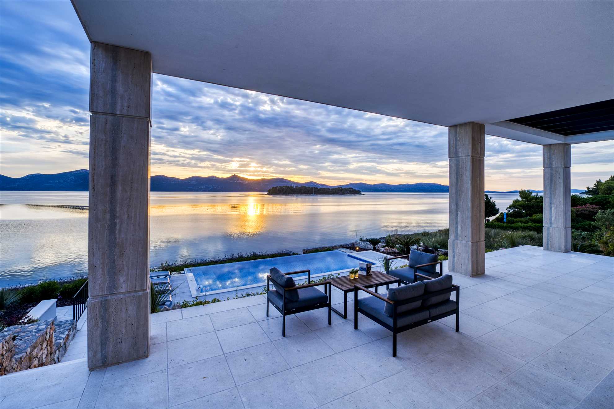 Villa Anita II - Dalmatian island Gem
