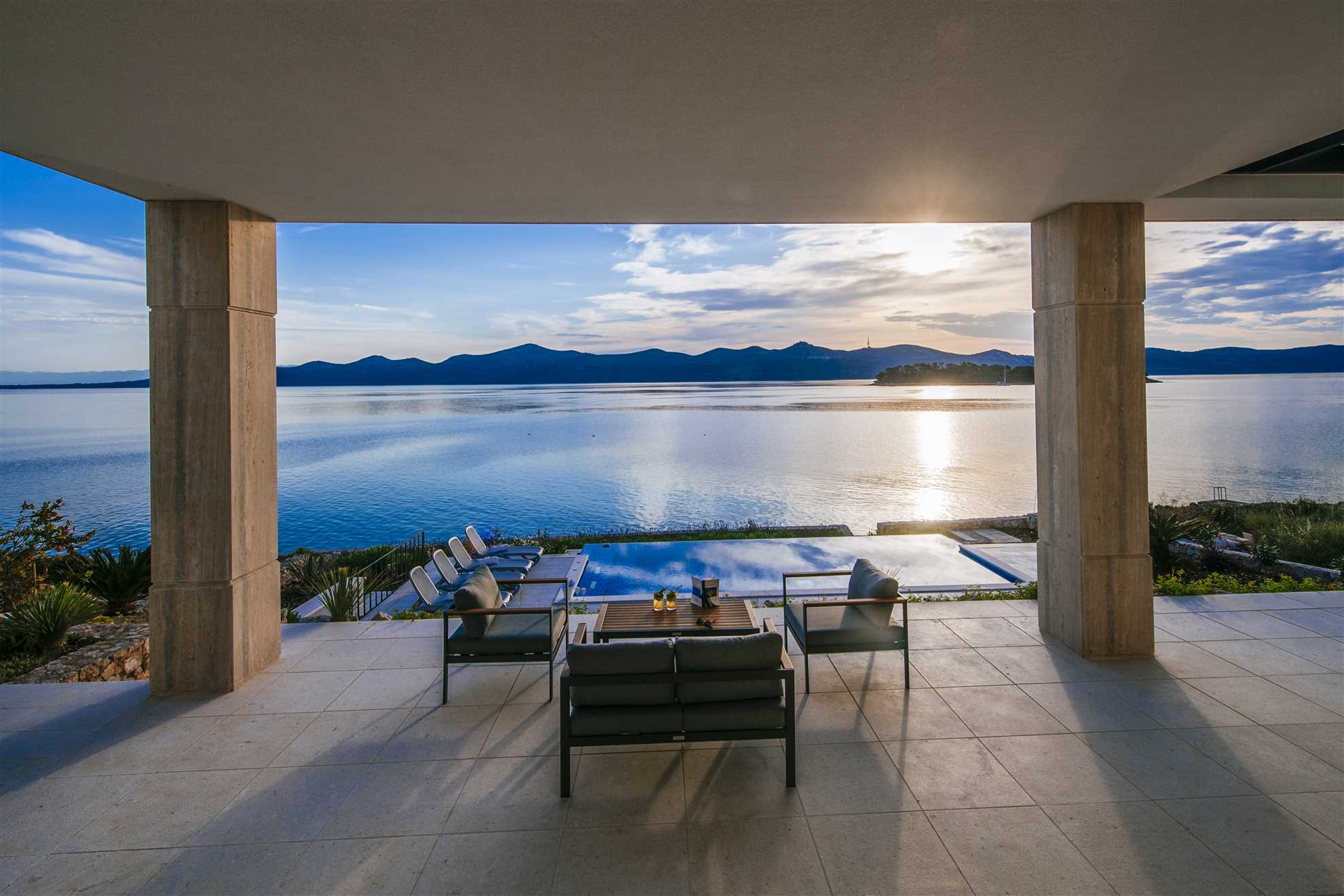 Villa Anita II - Dalmatian island Gem