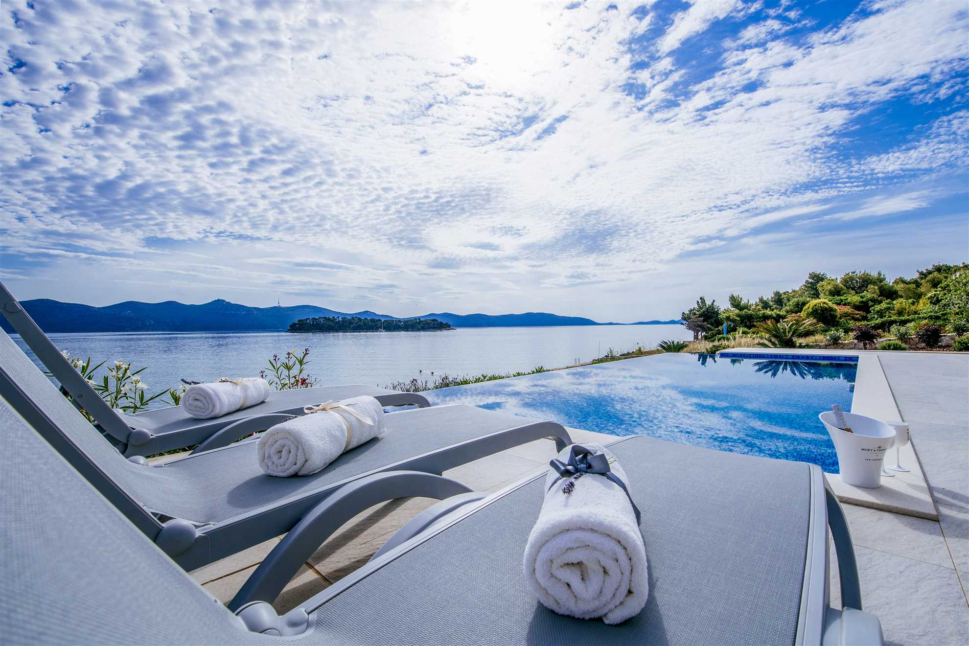 Villa Anita II - Dalmatian island Gem