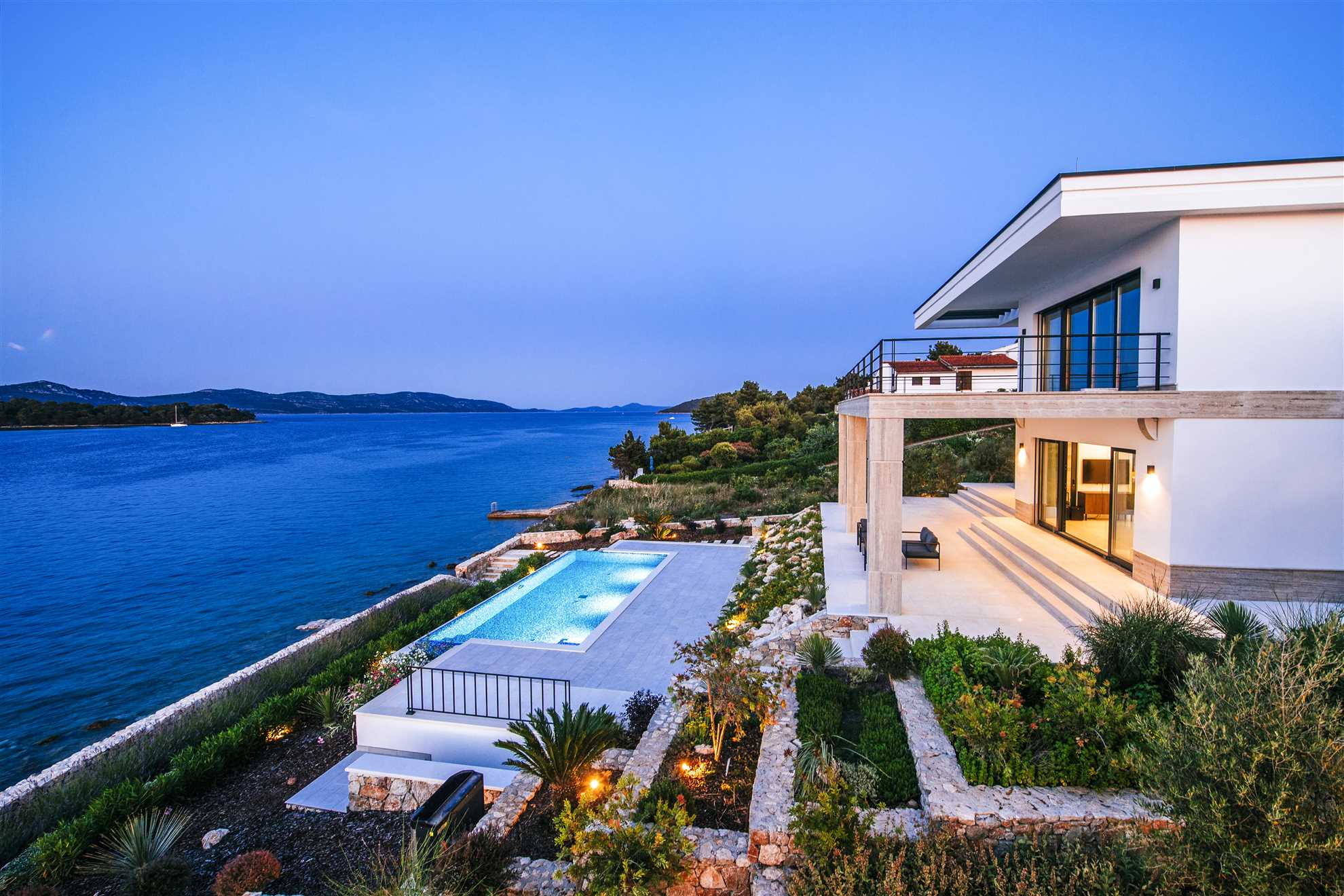 Villa Anita II - Dalmatian island Gem