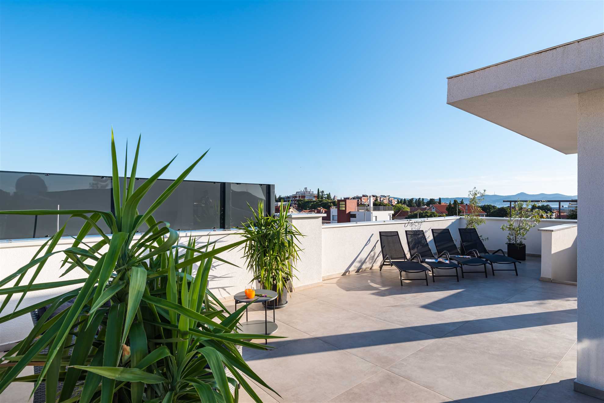 APARTMENT DALMO VIEWS