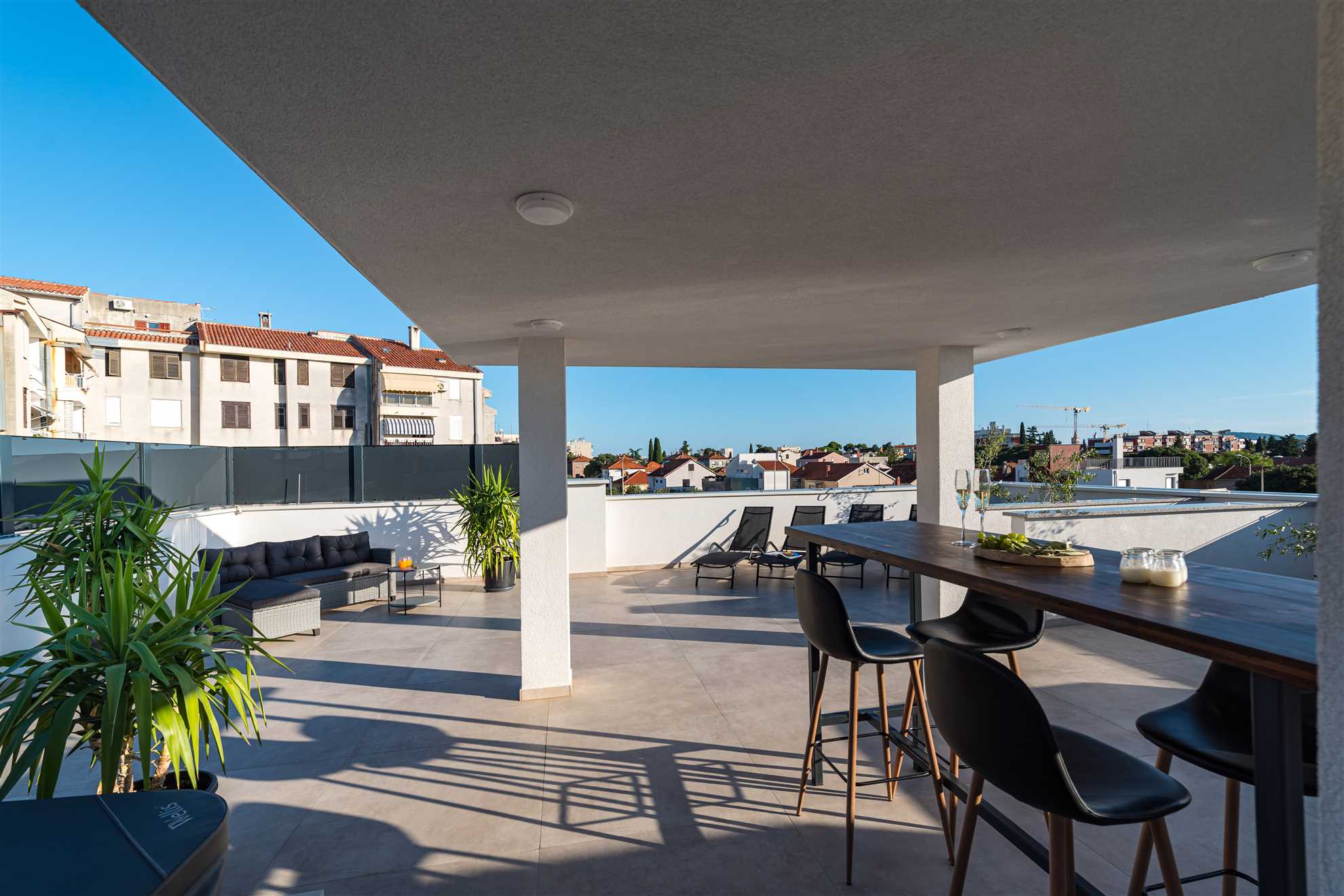 APARTMENT DALMO VIEWS