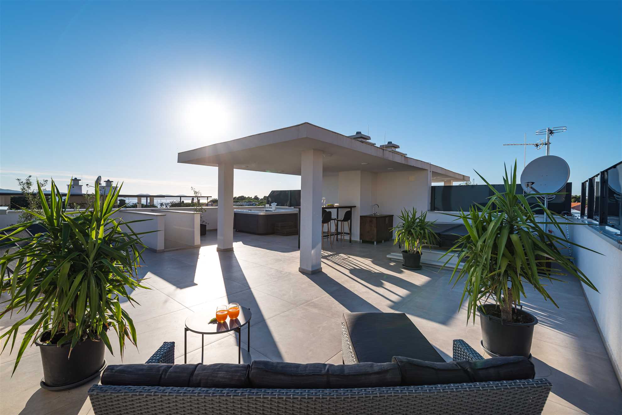 APARTMENT DALMO VIEWS