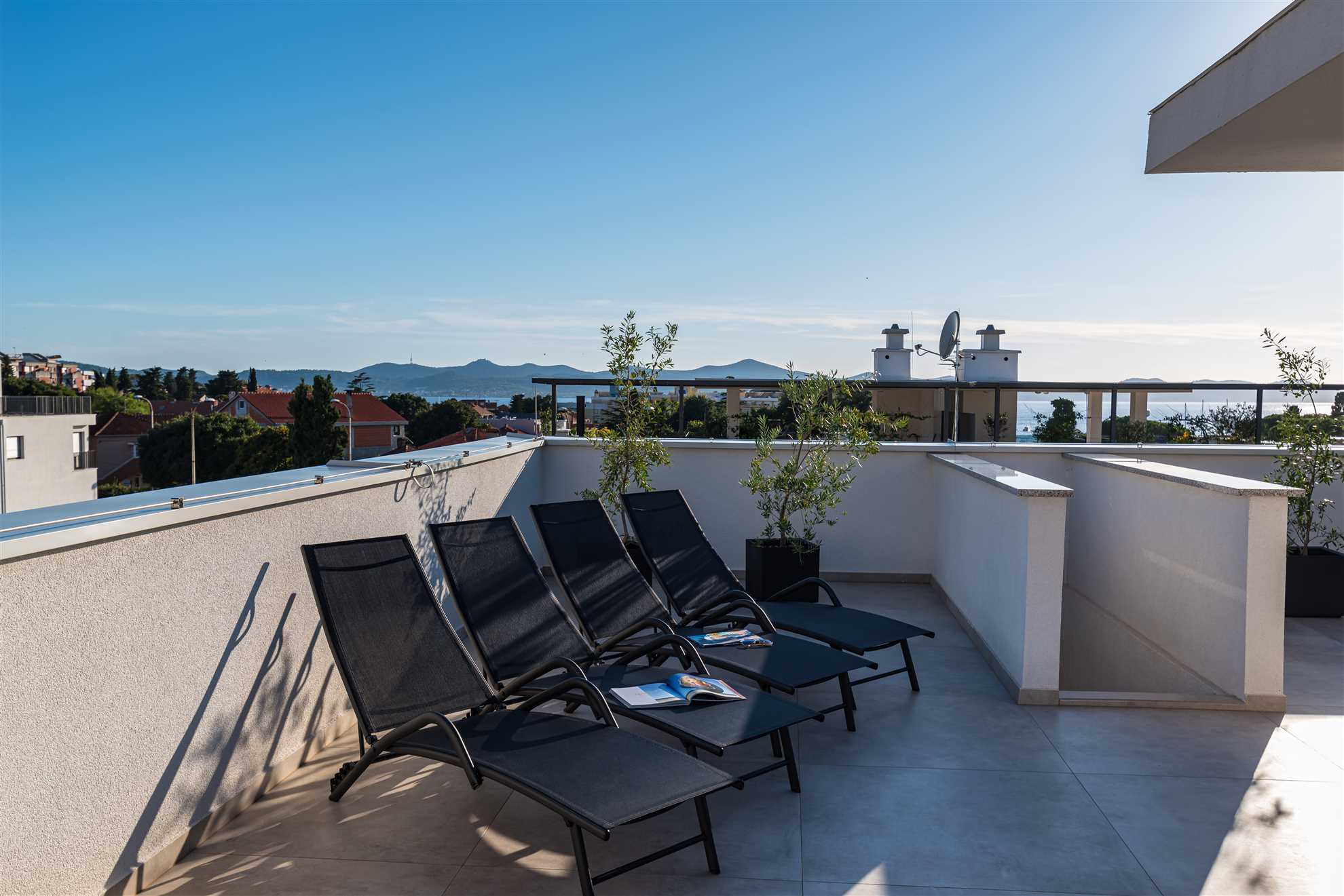 APARTMENT DALMO VIEWS
