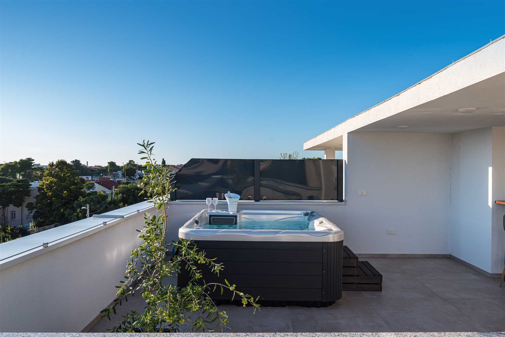APARTMENT DALMO VIEWS