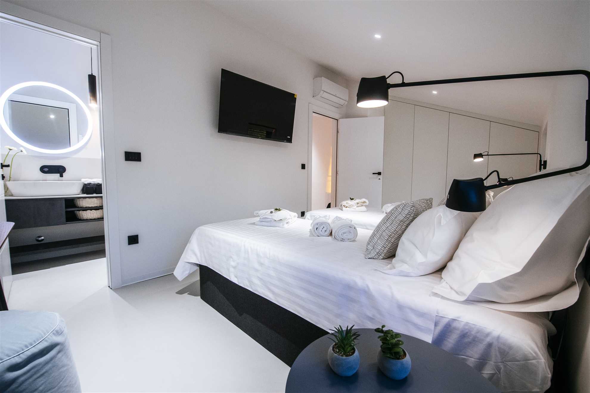 VILLA FELICITA - modern and luxurious
