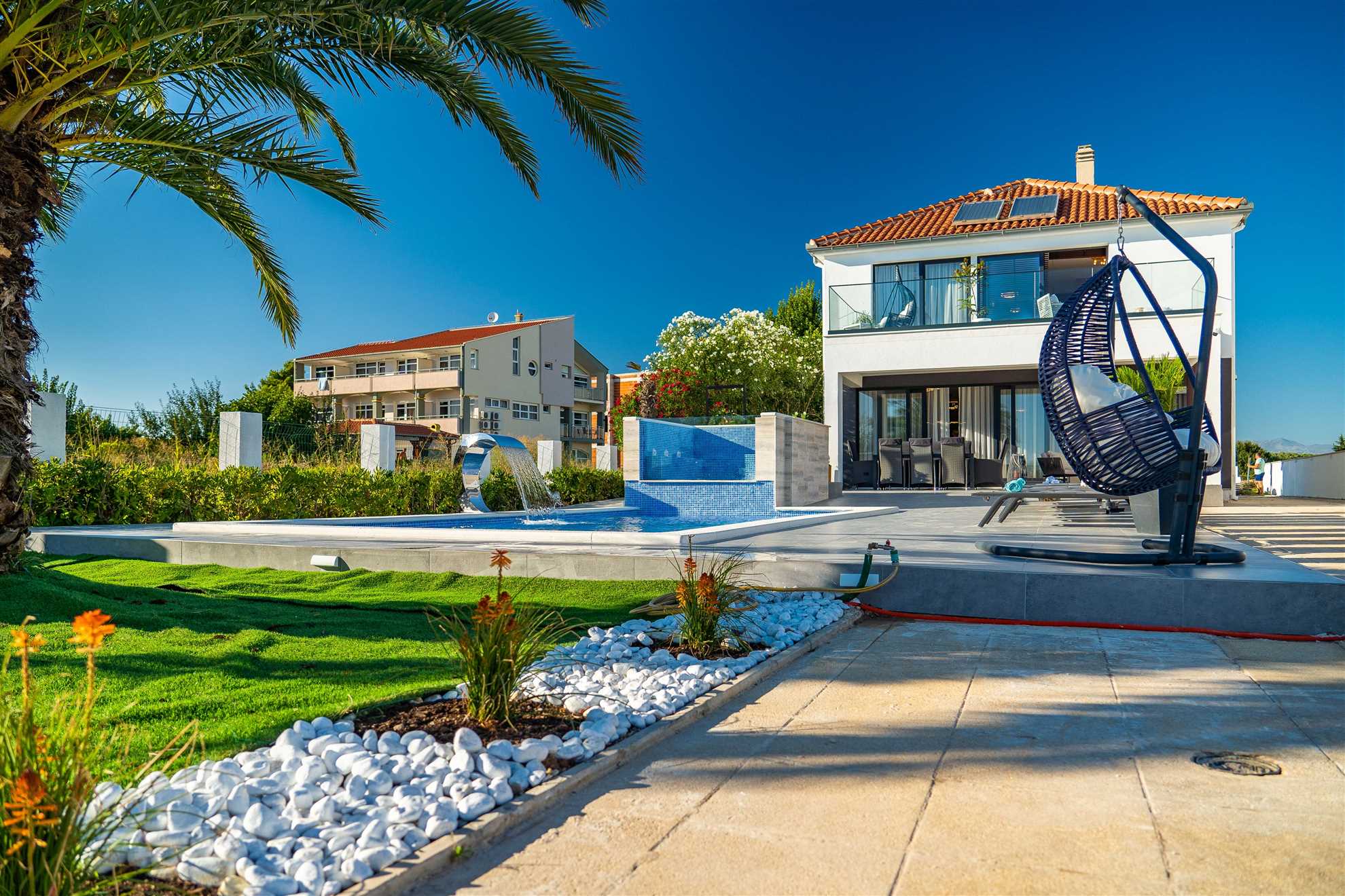 LUKSUZNA VILA MOREA SUKOŠAN