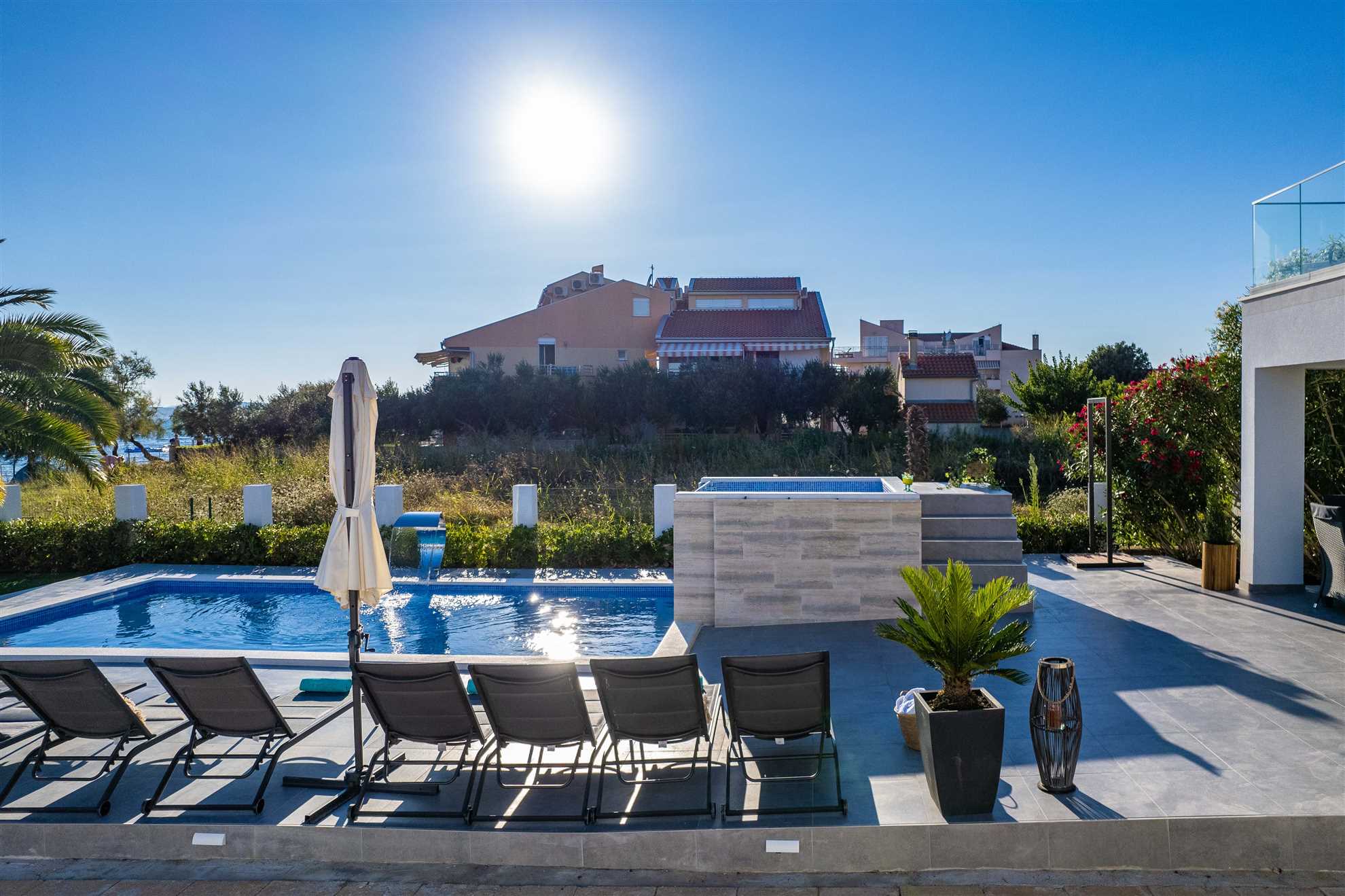 LUKSUZNA VILA MOREA SUKOŠAN