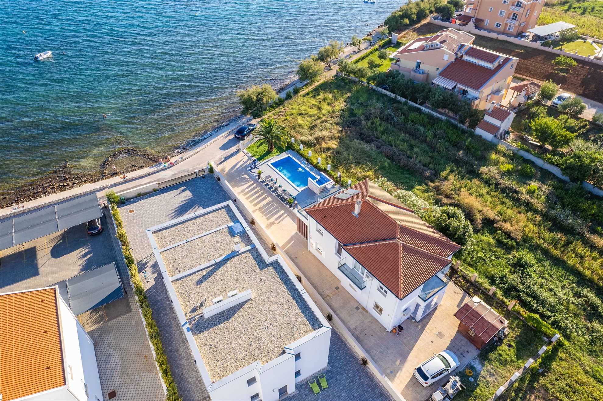 LUKSUZNA VILA MOREA SUKOŠAN