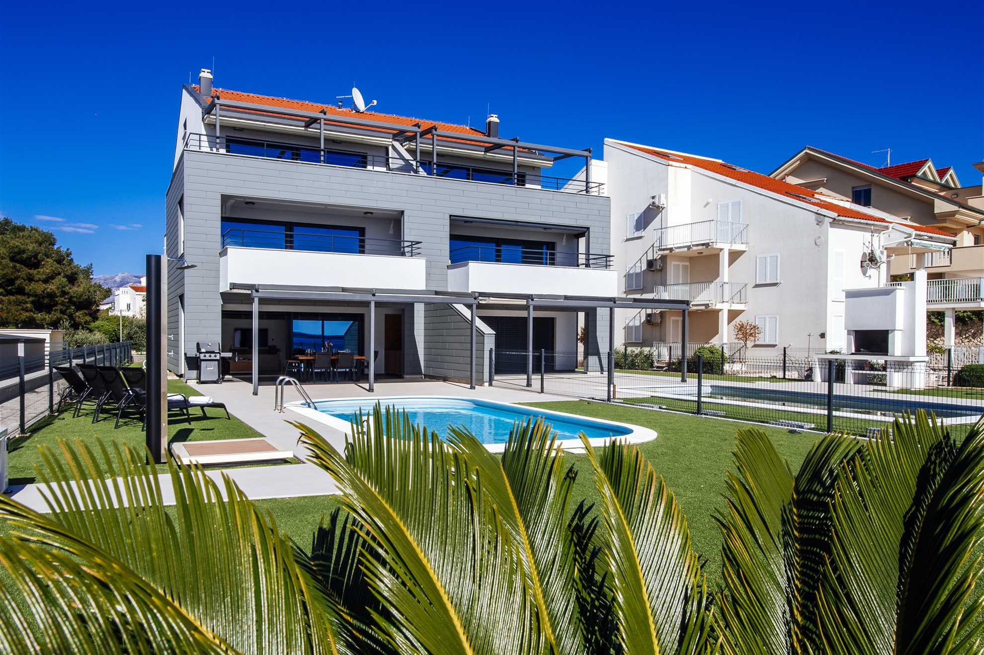Apartment Budinski Beachfront