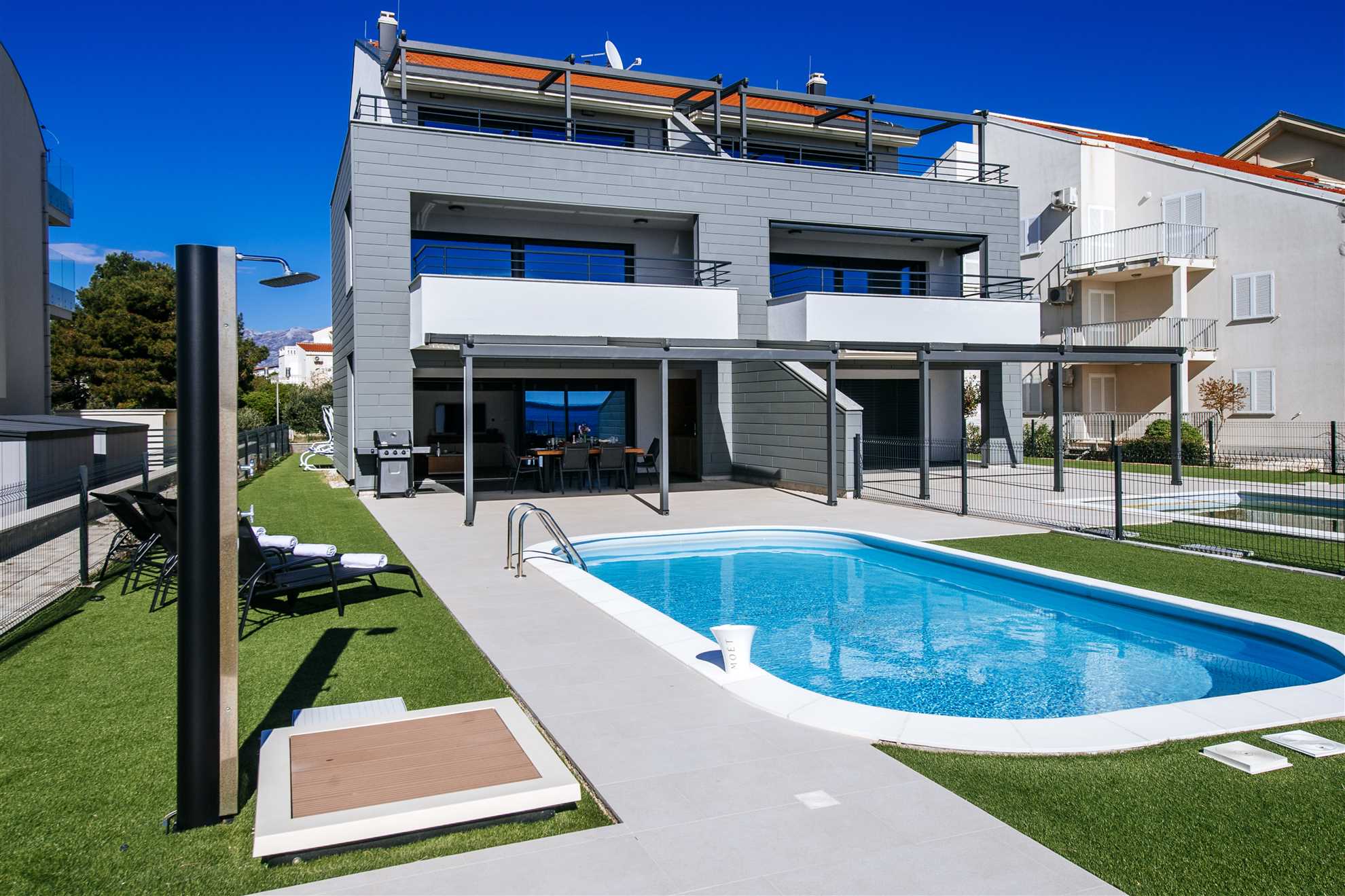 Apartment Budinski Beachfront