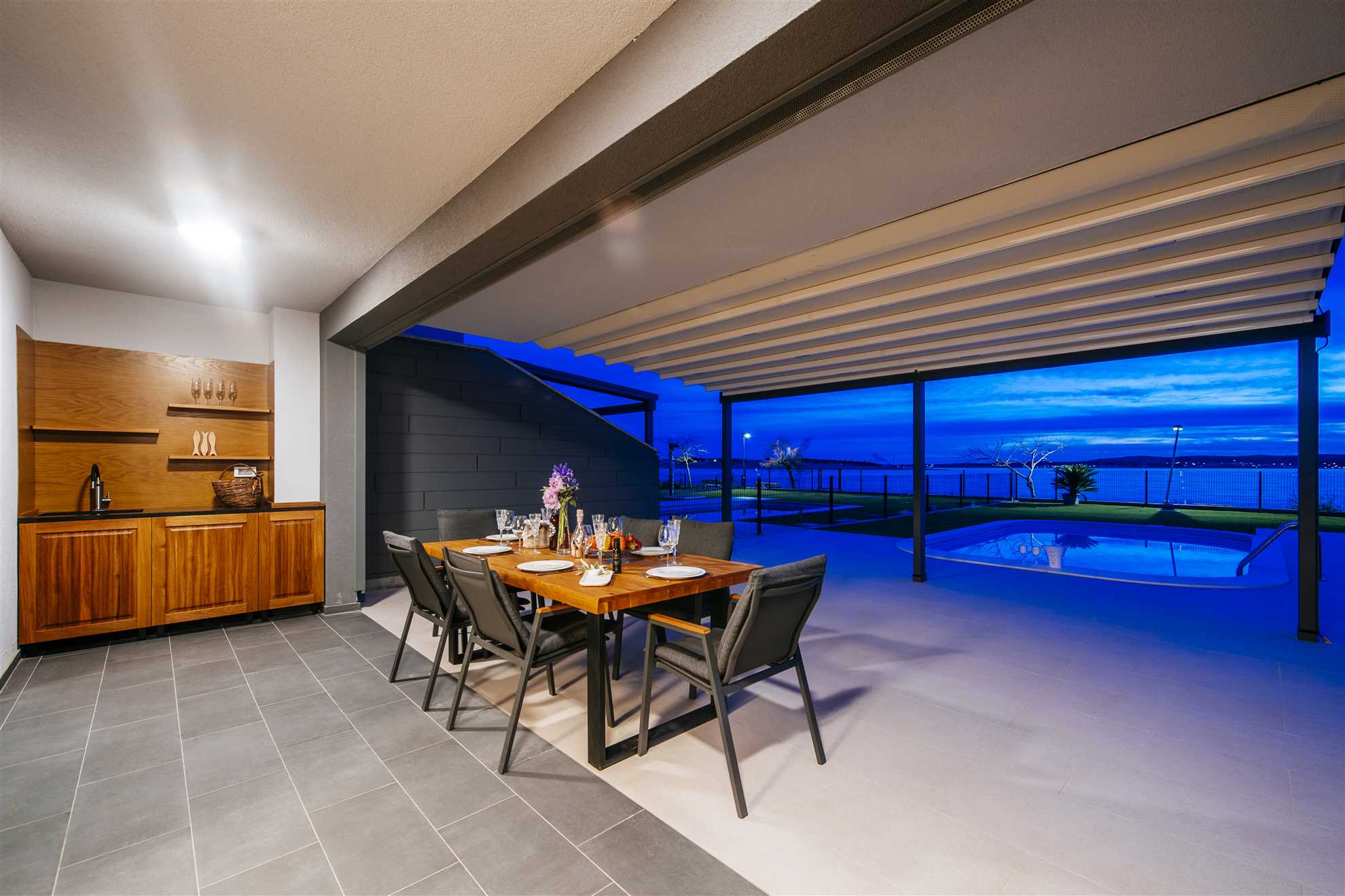 Apartment Budinski Beachfront