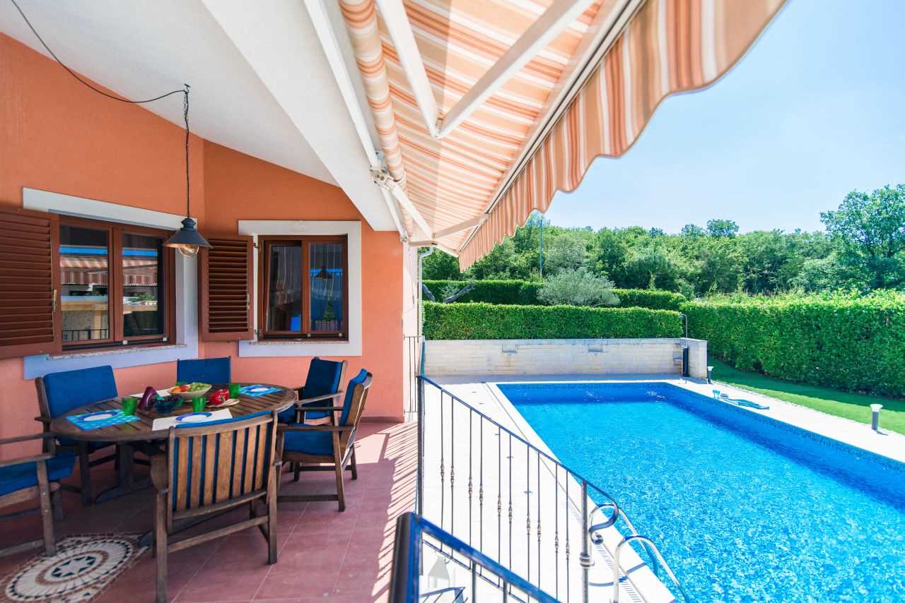 Villa Maklavun