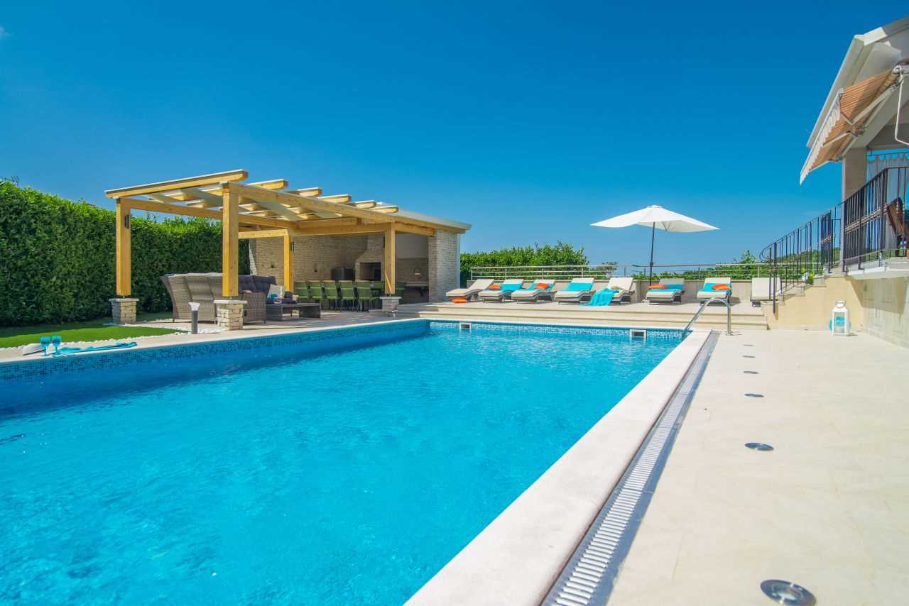 Villa Maklavun