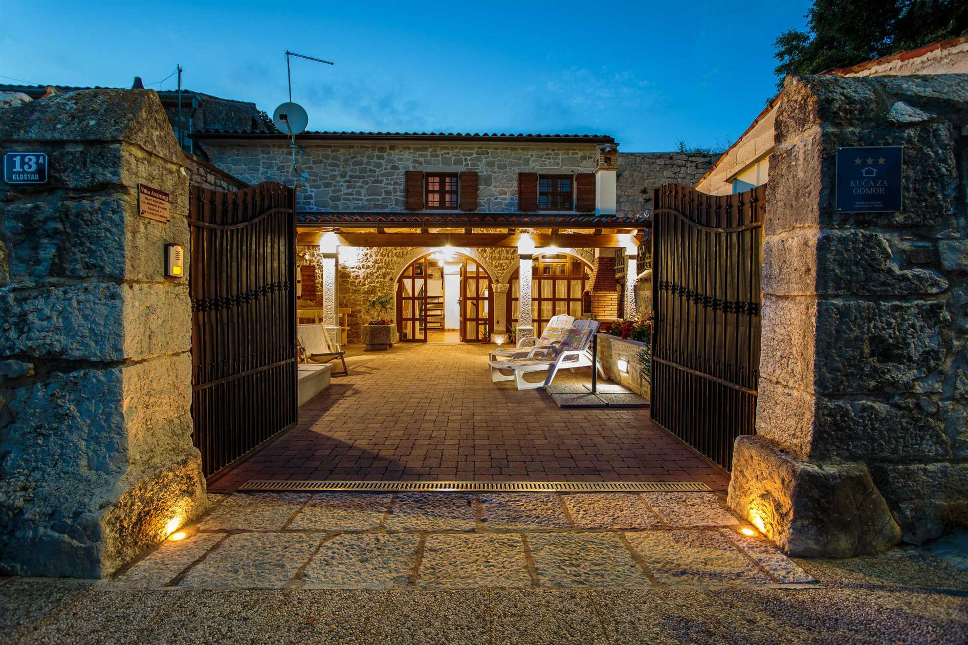 Villa Andoro