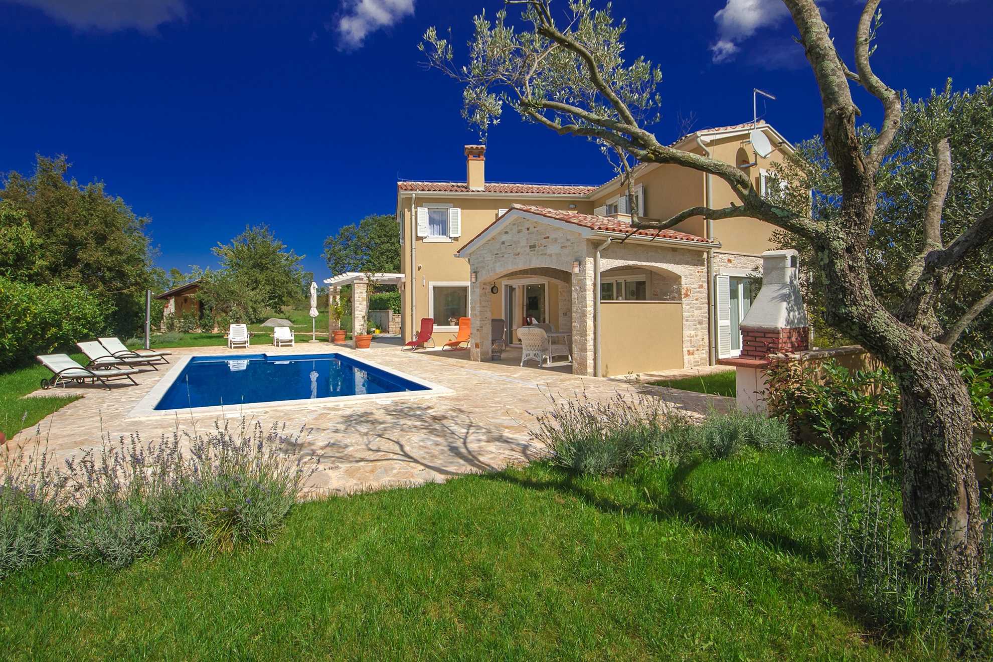 Villa Larisa